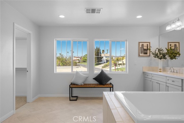 5808 Levanto Street, Bakersfield CA: https://media.crmls.org/medias/49566540-7343-4ab6-b533-414589277471.jpg