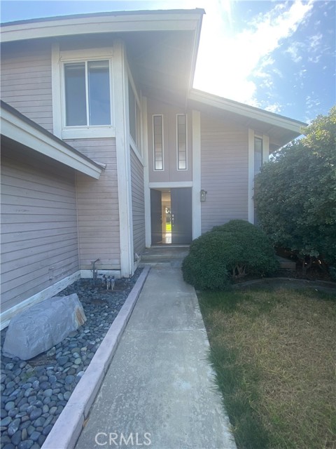 Detail Gallery Image 2 of 37 For 17402 Brooklyn Ave, Yorba Linda,  CA 92886 - 3 Beds | 2/1 Baths