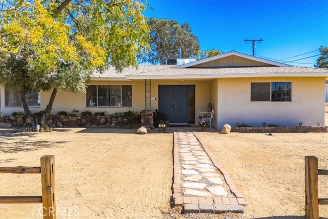 Detail Gallery Image 3 of 60 For 6919 Lennox Ave, Yucca Valley,  CA 92284 - 3 Beds | 2 Baths