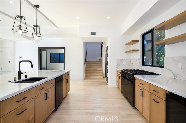 Detail Gallery Image 16 of 59 For 5633 E Deborah St, Long Beach,  CA 90815 - 5 Beds | 4 Baths