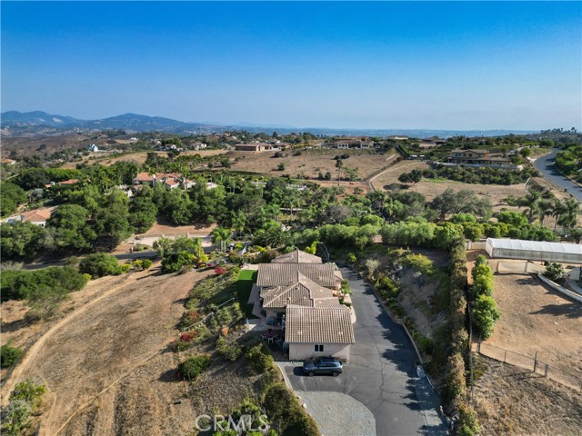 255 Puerta De Lomas, Fallbrook CA: https://media.crmls.org/medias/49570b0b-d421-4239-96e4-f7c580da5222.jpg