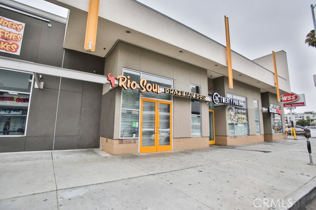 5537 W Sunset Boulevard, Los Angeles CA: https://media.crmls.org/medias/495752c6-4a22-43dd-b6a5-8cee59bccbf0.jpg