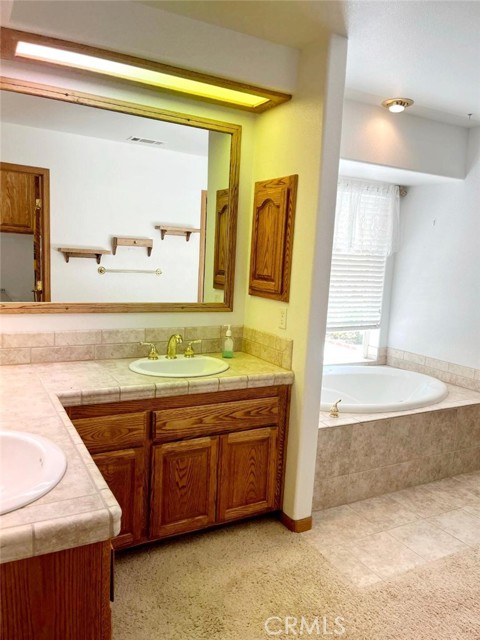 Detail Gallery Image 15 of 32 For 325 Canyon Rd, Pinon Hills,  CA 92372 - 3 Beds | 2 Baths