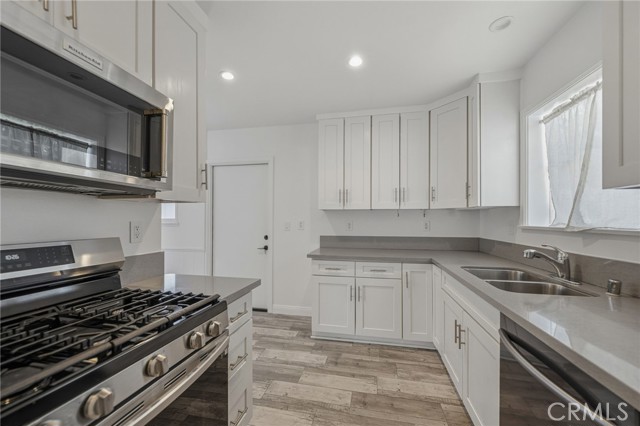 Detail Gallery Image 10 of 29 For 6658 Kosturas Pl, Winnetka,  CA 91306 - 3 Beds | 2 Baths