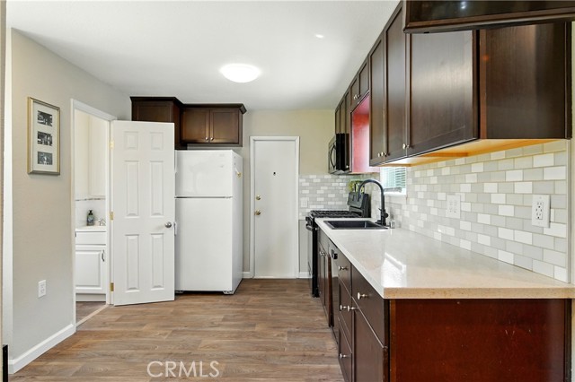 438 N Pasadena Avenue, Glendora CA: https://media.crmls.org/medias/4958ba79-a6d7-462b-adb6-6e9bc4f630a7.jpg