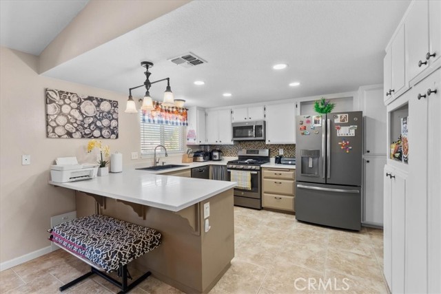 Detail Gallery Image 9 of 33 For 14318 Montecito, Victorville,  CA 92395 - 3 Beds | 2 Baths