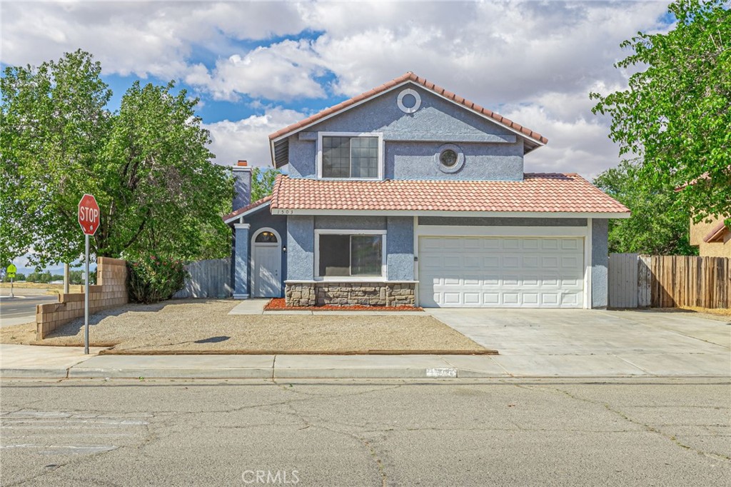 1503 E Kildare