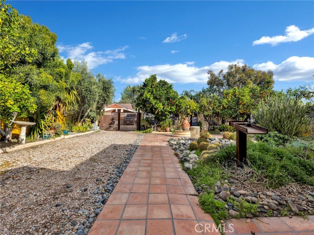 6033 Fulcher photo 36