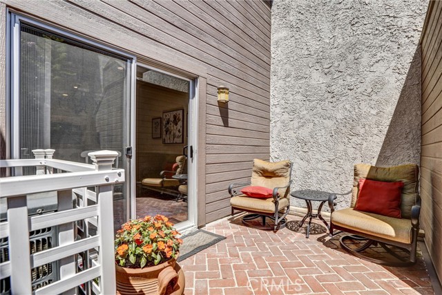 73 Via Colinas, Thousand Oaks CA: https://media.crmls.org/medias/495a9391-5457-4f67-8b2d-8b17de47f286.jpg