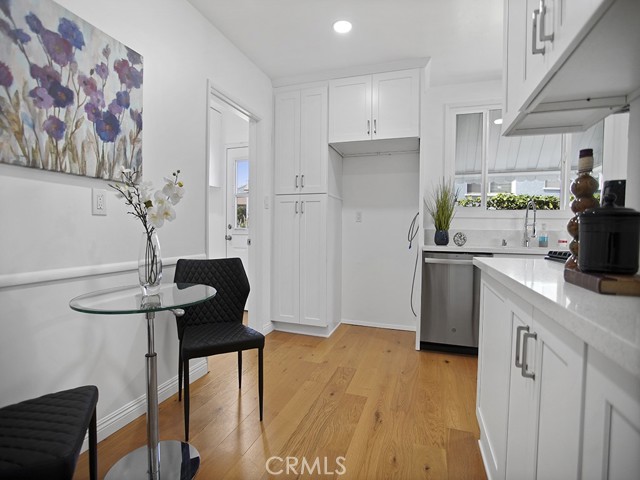 Breakfast Area to Enjoy in the Kitchen