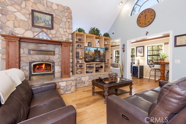 Image 13 of 66 For 16713 Sequoia Way