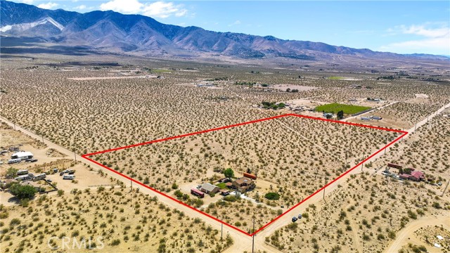 Detail Gallery Image 6 of 70 For 30881 Pawnee Rd, Lucerne Valley,  CA 92356 - 6 Beds | 4/1 Baths