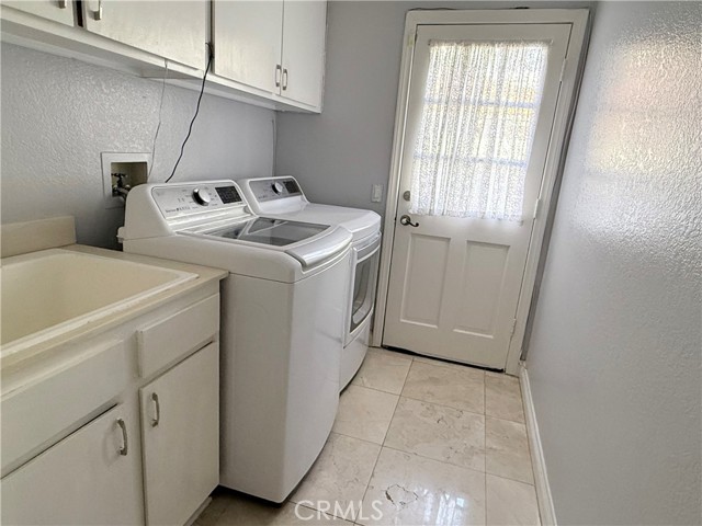 Detail Gallery Image 13 of 26 For 7919 San Pedro St, Fontana,  CA 92336 - 5 Beds | 3 Baths