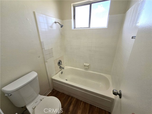 4015 W 137th Street, Hawthorne CA: https://media.crmls.org/medias/495c779e-54b4-46cb-9f58-f25313648bf7.jpg