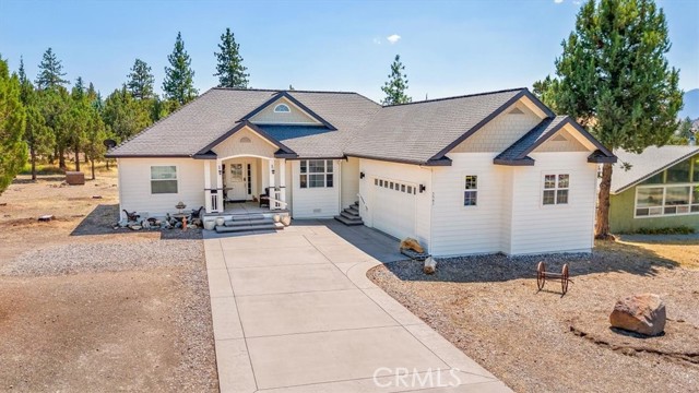 Detail Gallery Image 3 of 31 For 5541 Lake Shastina Dr, Weed,  CA 96094 - 3 Beds | 2 Baths