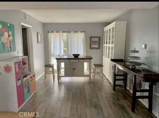 Detail Gallery Image 6 of 16 For 5500 Blanco, Woodland Hills,  CA 91367 - 5 Beds | 2/1 Baths