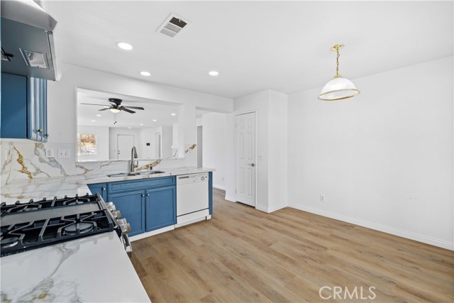 Detail Gallery Image 15 of 26 For 555 Koufax Dr, Lancaster,  CA 93535 - 3 Beds | 2 Baths