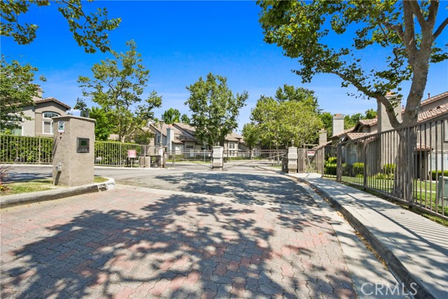 35 Wisteria Place, Aliso Viejo CA: https://media.crmls.org/medias/495e4565-e2b5-4e6c-bf7e-1cbe498aebae.jpg