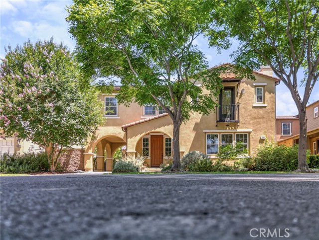3943 E Lindenwood Drive, Ontario CA: https://media.crmls.org/medias/495f377b-ae6a-496e-b2cb-58753cf4cec1.jpg