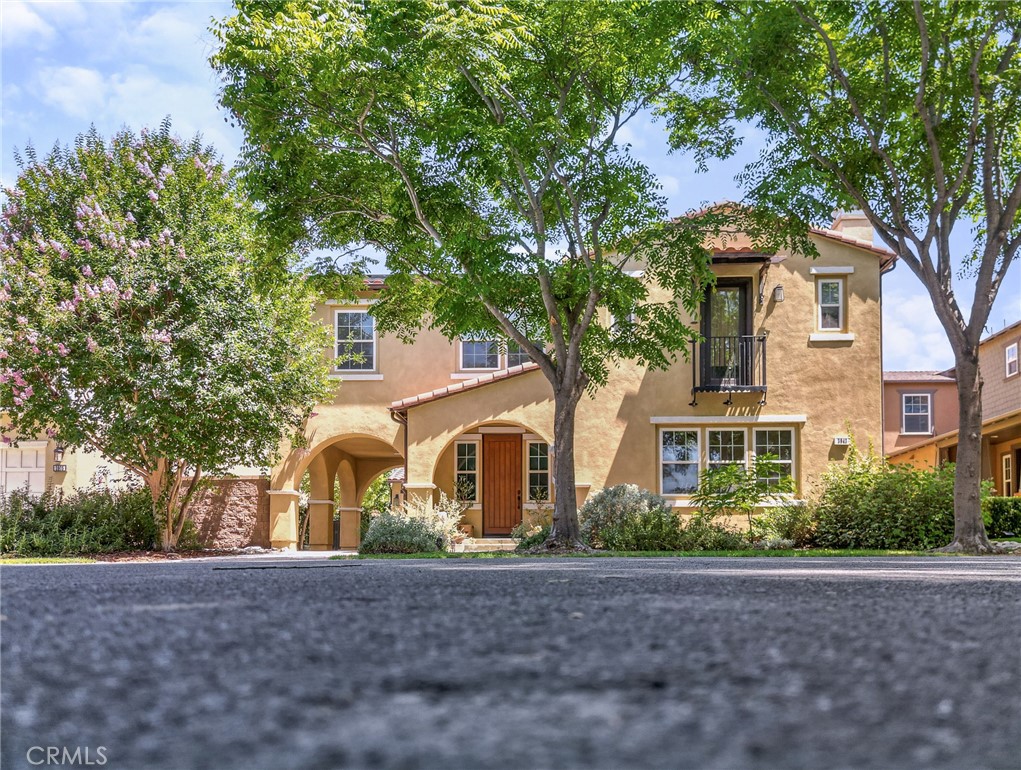 3943 E Lindenwood Drive