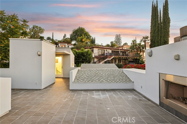 Detail Gallery Image 13 of 75 For 13424 Contour Dr, Sherman Oaks,  CA 91423 - 3 Beds | 4 Baths