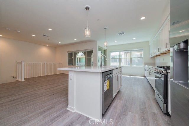 305 autumn sage, Lake Forest CA: https://media.crmls.org/medias/4960a9bb-fe92-4b2b-87b3-5e08ba26798e.jpg