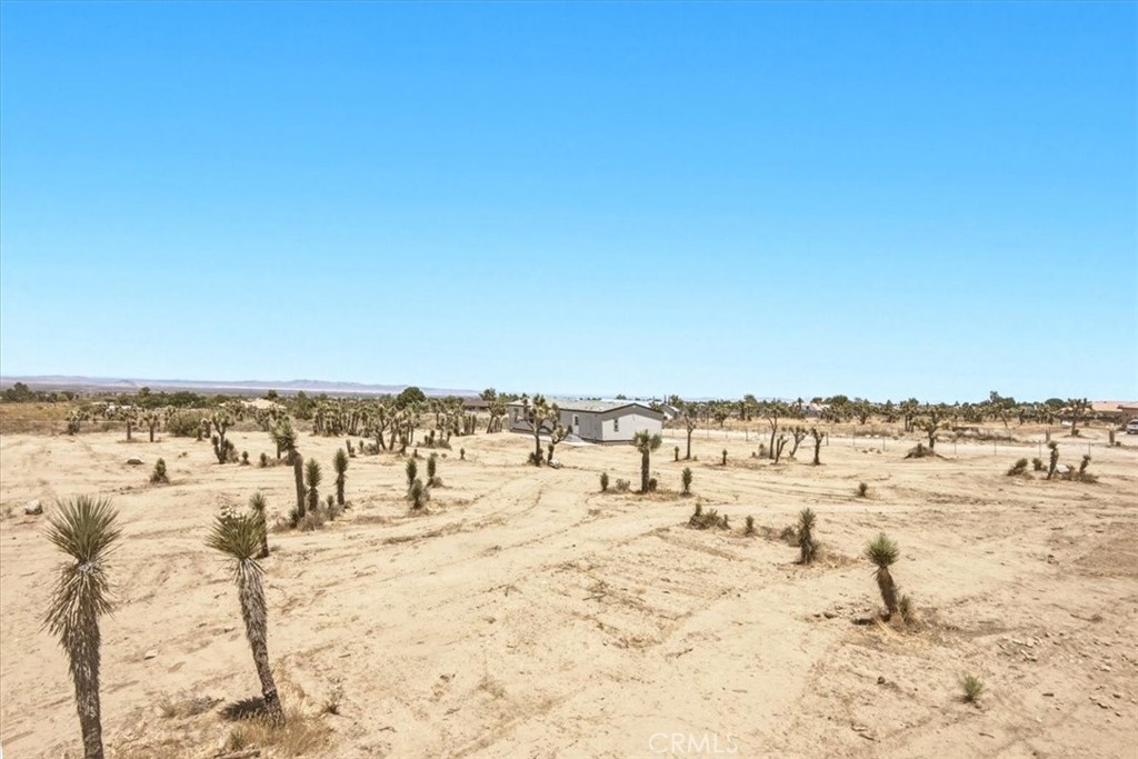 https://media.crmls.org/medias/4960ef2e-861b-4253-a1a9-35d4d7a3c021.jpg?preset=X-Large