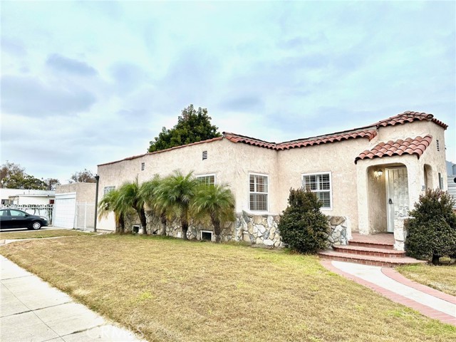 Detail Gallery Image 1 of 15 For 2067 W 65th Pl, Los Angeles,  CA 90047 - 3 Beds | 2 Baths