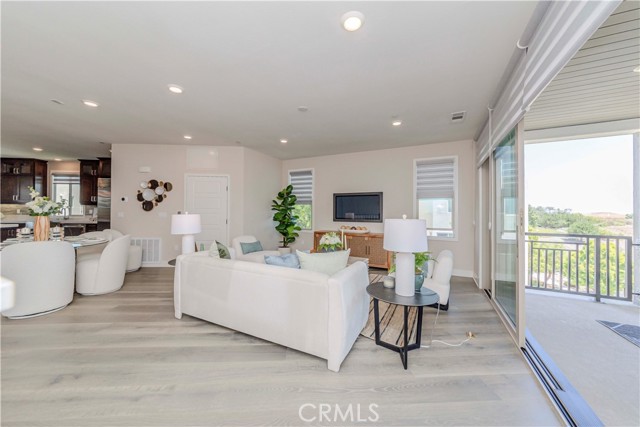 195 Stellar, Irvine CA: https://media.crmls.org/medias/49619b23-1102-4df5-ae72-71b57b3d07f6.jpg