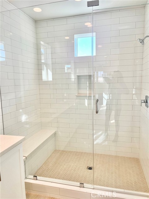 Detail Gallery Image 15 of 16 For 381 S Nevada Ave, Ventura,  CA 93004 - 3 Beds | 2/1 Baths