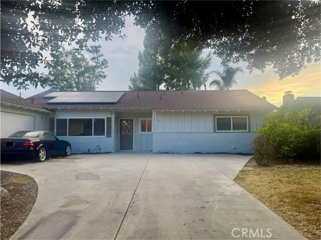 1517 N 3rd Avenue, Upland CA: https://media.crmls.org/medias/496214a2-d14d-4341-b829-65c10202545f.jpg