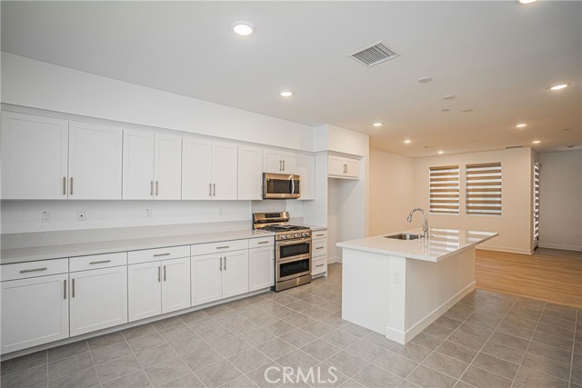 Detail Gallery Image 14 of 33 For 2317 W Broadway #44,  Anaheim,  CA 92804 - 3 Beds | 3/1 Baths