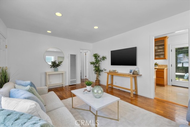 1731 Goodman Avenue, Redondo Beach, California 90278, 2 Bedrooms Bedrooms, ,1 BathroomBathrooms,Residential,Sold,Goodman,SB24113122