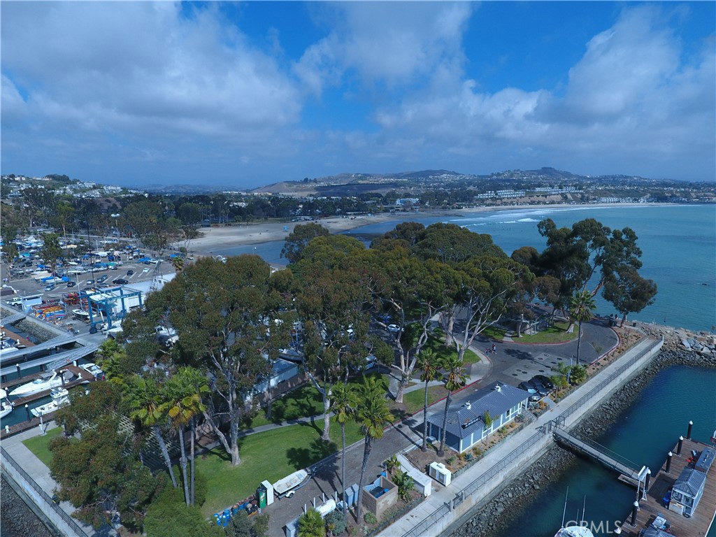 https://media.crmls.org/medias/49622dc7-1518-46c4-8a6d-c9613837e6fc.jpg?preset=X-Large