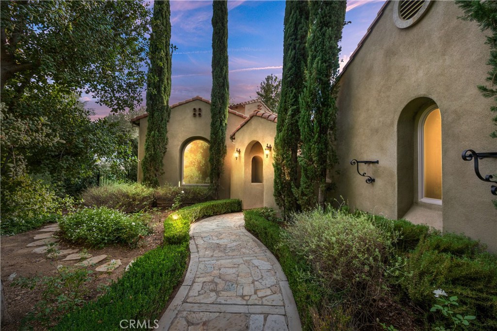 6392 Garden Hills Way, Riverside, CA 92506