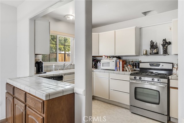 Image 8 of 20 For 3042 Glendon Avenue