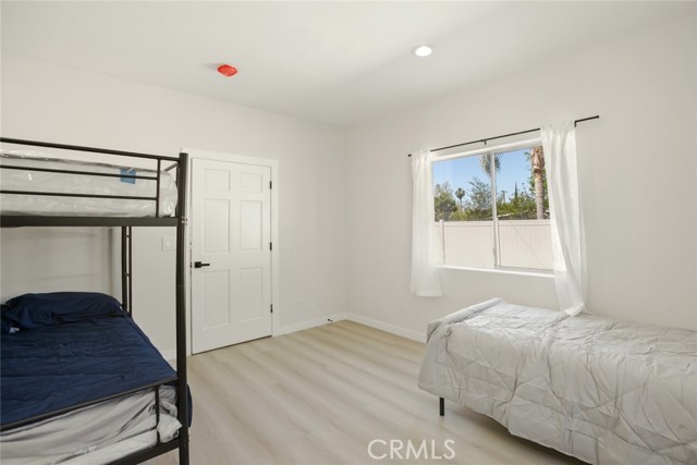 7904 Tampa Avenue, Reseda CA: https://media.crmls.org/medias/4964fdca-fb1e-4988-a0ff-412b111d21ba.jpg