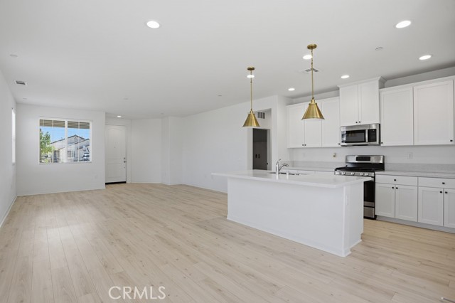 Detail Gallery Image 9 of 31 For 3719 Santa Ynez Ct, Rosamond,  CA 93560 - 4 Beds | 2 Baths