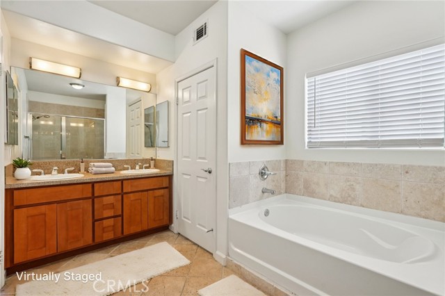 Detail Gallery Image 32 of 51 For 879 Michigan Bld #K,  Pasadena,  CA 91107 - 3 Beds | 2/1 Baths