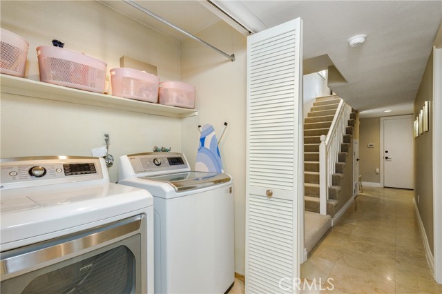 1733 SPRECKELS Lane, Redondo Beach, California 90278, 3 Bedrooms Bedrooms, ,2 BathroomsBathrooms,Residential,Sold,SPRECKELS,OC22109652