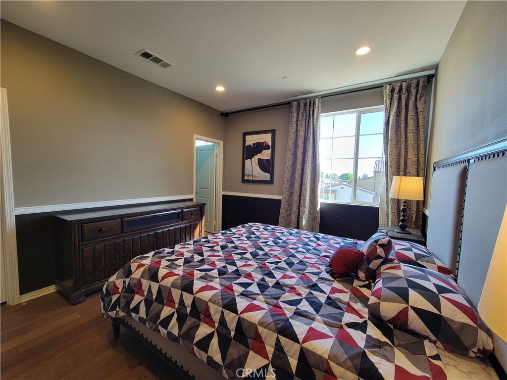 MLS #WS25234797 image #8