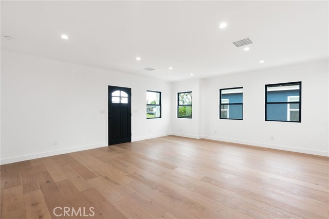 Detail Gallery Image 10 of 38 For 8334 Winsford Ave, Los Angeles,  CA 90045 - 5 Beds | 4 Baths