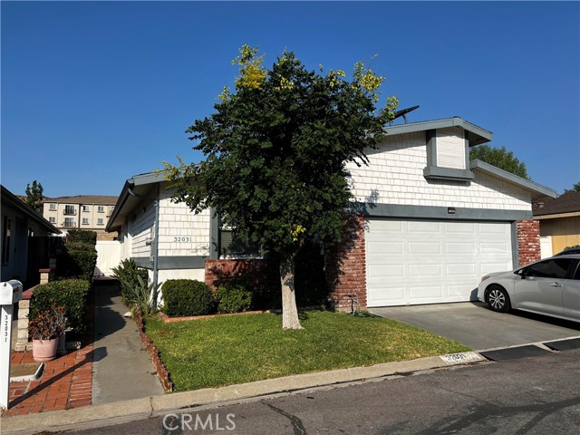 Detail Gallery Image 1 of 1 For 32031 Emerald Lane, Castaic,  CA 91384 - 4 Beds | 3 Baths