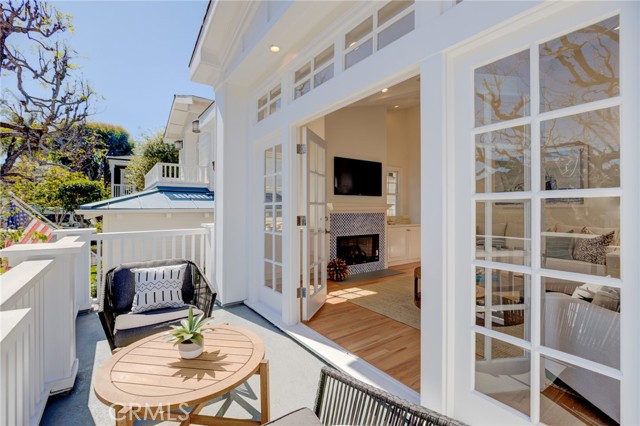 2905 Poinsettia Avenue, Manhattan Beach, California 90266, 5 Bedrooms Bedrooms, ,4 BathroomsBathrooms,Residential,Sold,Poinsettia,SB22039564