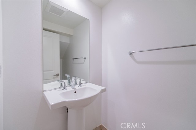 Detail Gallery Image 3 of 25 For 103 Tidal, Irvine,  CA 92620 - 3 Beds | 2/1 Baths