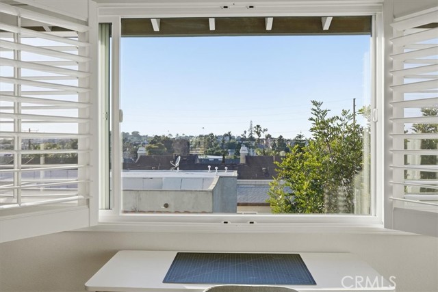 Detail Gallery Image 25 of 32 For 1911 Rockefeller Ln #E,  Redondo Beach,  CA 90278 - 2 Beds | 1/1 Baths