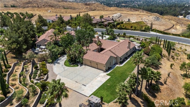 5300 Lochmoor Drive, Riverside, California 92507, 4 Bedrooms Bedrooms, ,3 BathroomsBathrooms,Single Family Residence,For Sale,Lochmoor,IV24161768