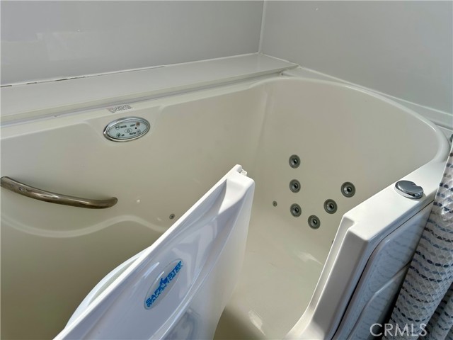Detail Gallery Image 19 of 53 For 6235 Beachcomber, Long Beach,  CA 90803 - 2 Beds | 2 Baths
