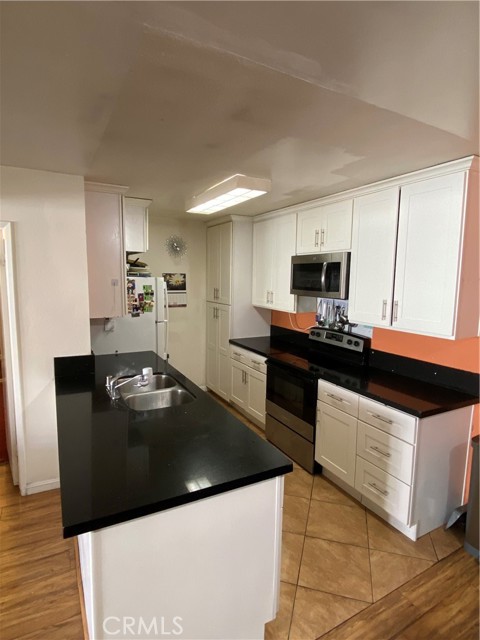 5334 Lindley Avenue, Encino CA: https://media.crmls.org/medias/496b4201-9d72-4bbf-9620-daf76df8eff7.jpg