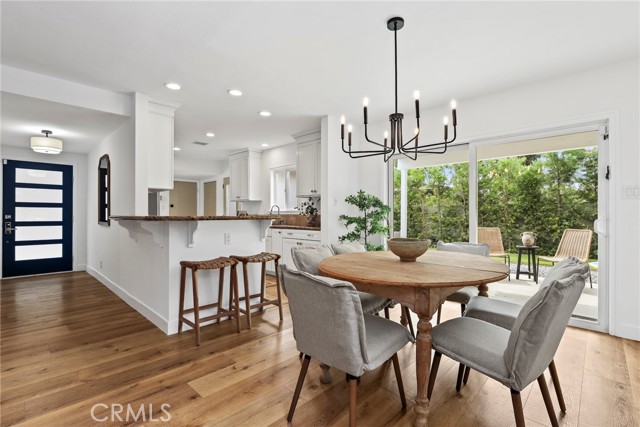 Detail Gallery Image 5 of 44 For 4410 Canoga Dr, Woodland Hills,  CA 91364 - 4 Beds | 3 Baths